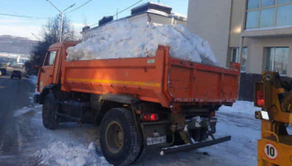 В связи с вывозом снега на улице Дзержинского возможно затруднение проезда автотранспорта 